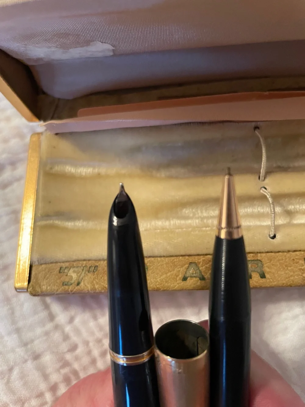 Vintage Parker 51 Black / Gold Fountain Pen set in original stamped leather case